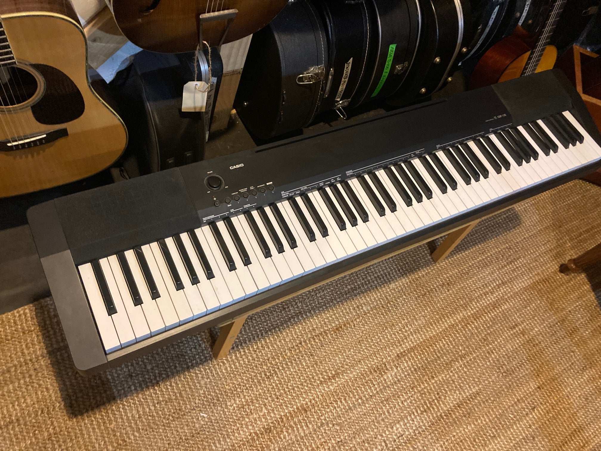 Casio - CDP 135